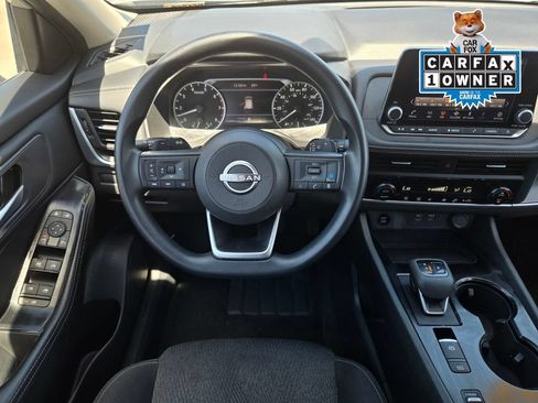 Used 2024 Nissan Rogue SV FWD image 12