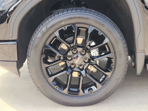 Used 2023 GMC Sierra 1500 Denali w/ Denali Carbonpro Edition AWD/4WD image 11
