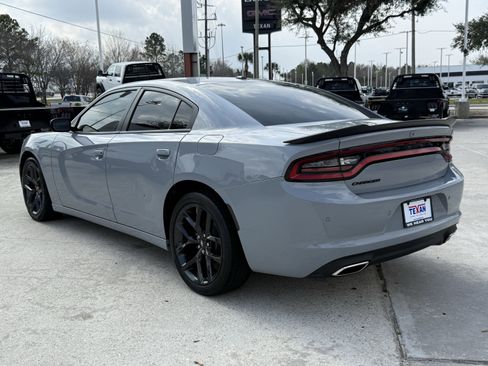 Used 2022 Dodge Charger SXT w/ Blacktop Package image 7