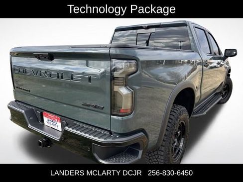 Used 2025 Chevrolet Silverado 1500 ZR2 w/ Technology Package image 7