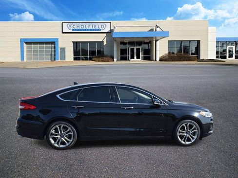 Used 2019 Ford Fusion SEL FWD image 2