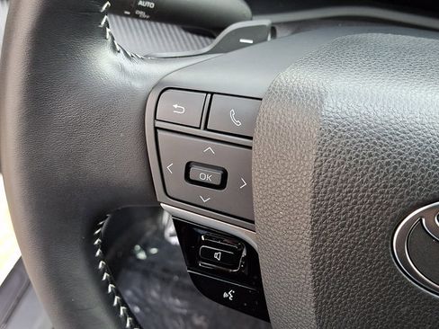 Used 2025 Toyota Camry SE w/ Convenience Package image 22