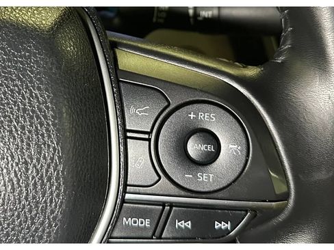 Used 2018 Toyota Camry XLE FWD image 26