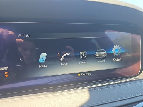 Used 2019 Mercedes-Benz S 560 4MATIC Sedan image 21