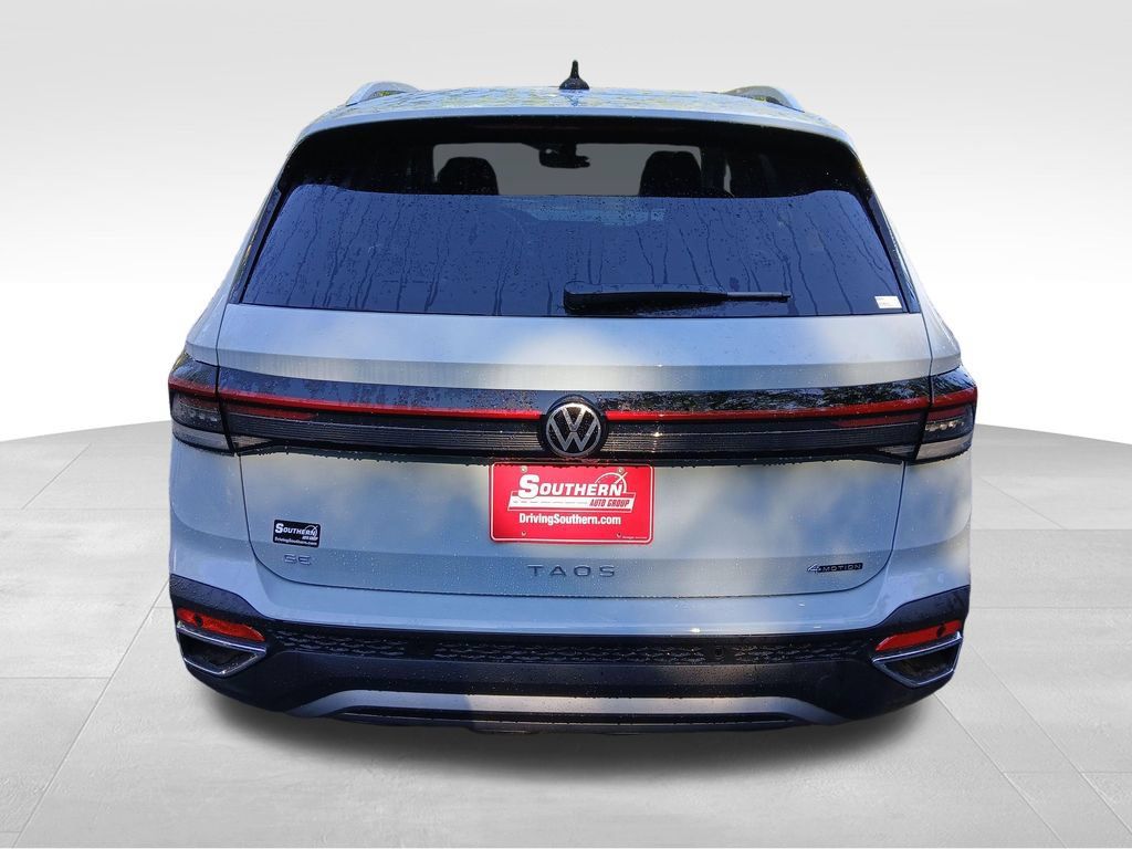 New 2026 Volkswagen Taos SE AWD/4WD image 4