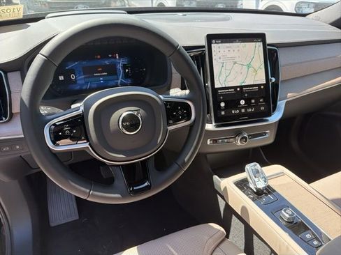 New 2026 Volvo XC90 T8 Ultra w/ Protection Package Premier AWD/4WD image 17