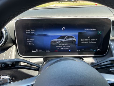 Used 2023 Mercedes-Benz GLC 300 image 21