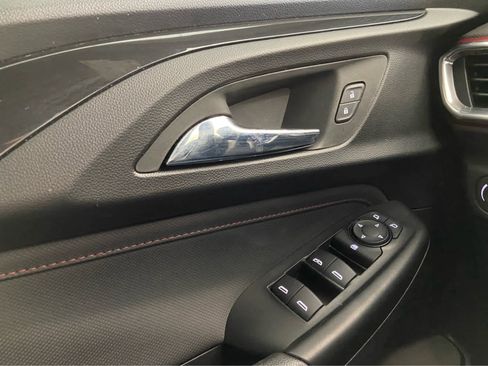 Used 2022 Chevrolet TrailBlazer RS w/ Convenience Package image 38