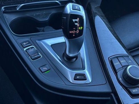 Used 2017 BMW 330e image 17