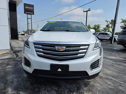 Used 2017 Cadillac XT5 Premium Luxury AWD/4WD image 2