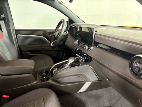 Used 2025 Chevrolet Colorado Z71 image 14