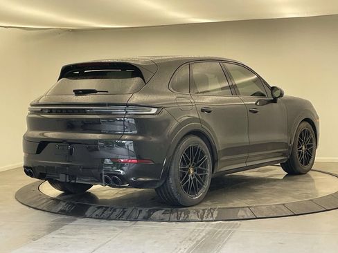Certified 2025 Porsche Cayenne GTS AWD/4WD image 7
