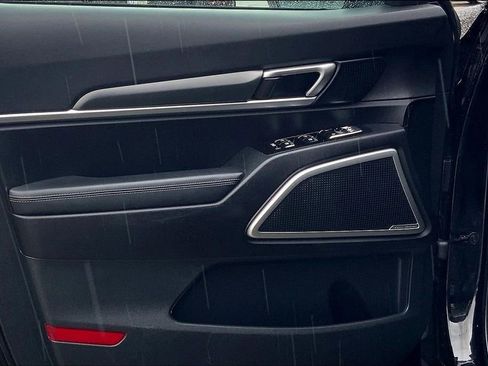 Used 2022 Kia Telluride LX image 21