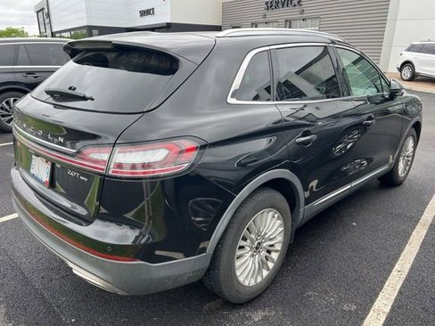 Used 2019 Lincoln Nautilus Premier AWD/4WD image 2
