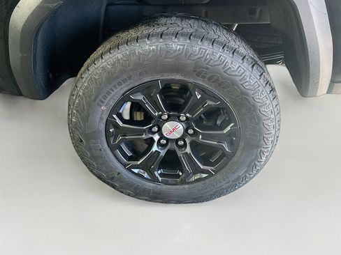 Used 2023 GMC Canyon Elevation w/ Elevation Premium Package image 11