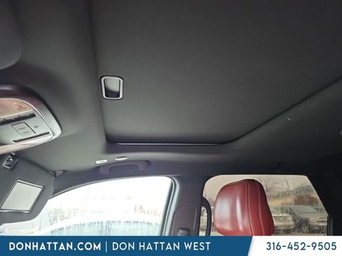 Used 2018 Dodge Durango SRT w/ Technology Group AWD/4WD image 5