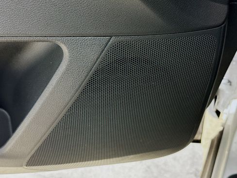 Used 2025 Nissan Pathfinder SV FWD image 21