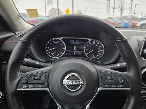 Used 2025 Nissan Sentra SR w/ SR Premium Package image 31