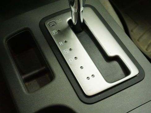 Used 2012 Nissan Frontier SL w/ Moonroof Pkg image 33