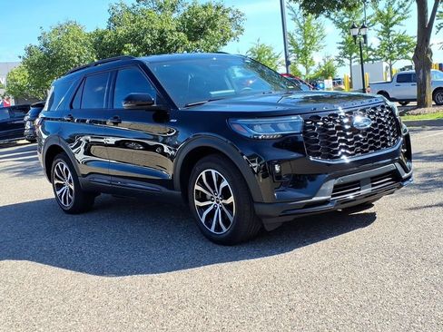 Used 2025 Ford Explorer ST-Line AWD/4WD image 7