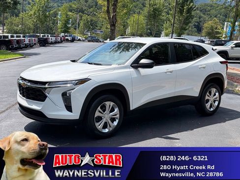 New 2026 Chevrolet Trax LS w/ Driver Confidence Package FWD image 5