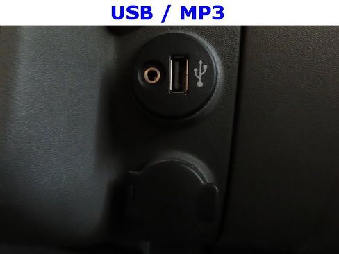 Used 2020 Nissan Frontier SV image 9