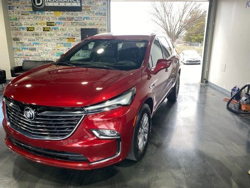 Used 2024 Buick Enclave Premium image 5