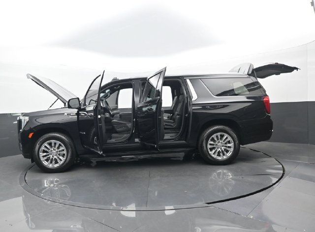 Used 2023 GMC Yukon XL SLT w/ SLT Premium Package RWD image 33
