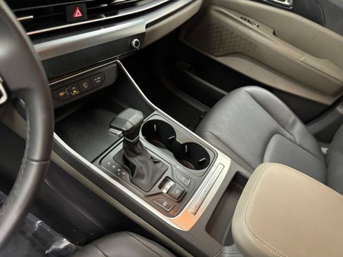 Used 2026 Kia Carnival FWD image 41