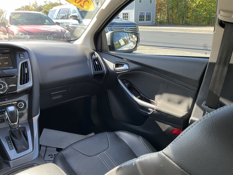 Used 2013 Ford Focus Titanium FWD image 15