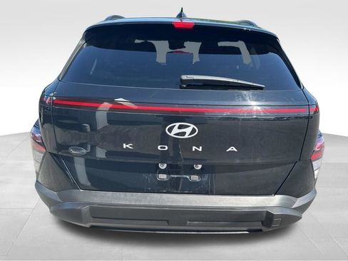Used 2025 Hyundai Kona SEL FWD image 9