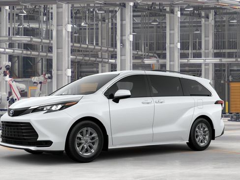 New 2025 Toyota Sienna LE image 2