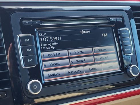 Used 2014 Volkswagen Beetle TDI image 21