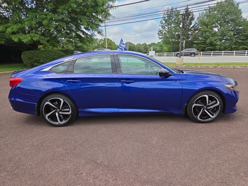 Used 2022 Honda Accord Sport image 2