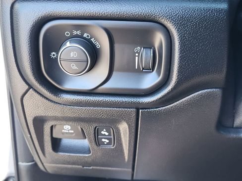 Used 2021 RAM 1500 Lone Star AWD/4WD image 18
