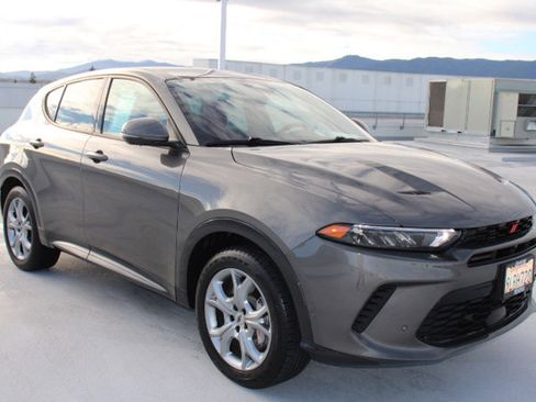 Used 2024 Dodge Hornet R/T Plus w/ Tech Pack Plus w/o Parking image 2