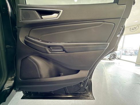 Used 2020 Ford Edge Titanium w/ Equipment Group 301A AWD/4WD image 37