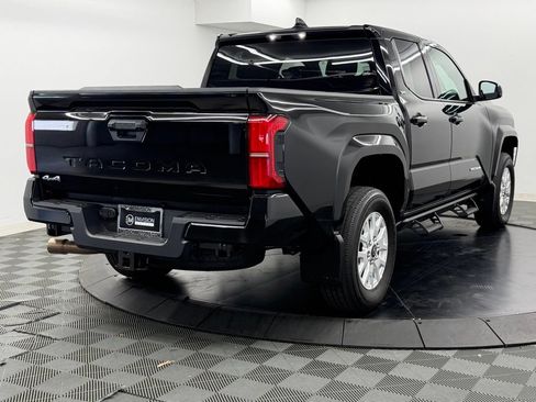 Used 2026 Toyota Tacoma SR5 AWD/4WD image 10
