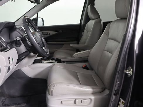 Used 2017 Honda Pilot Touring image 14