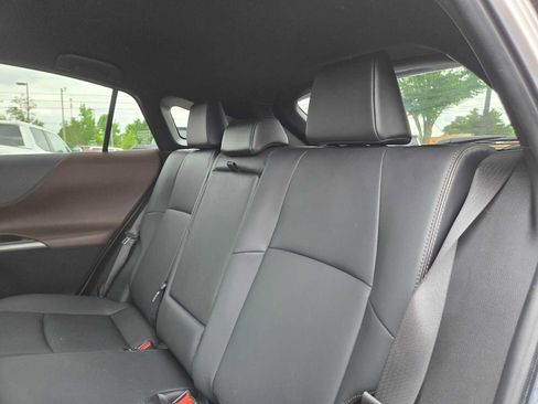 Used 2022 Toyota Venza XLE AWD/4WD image 19