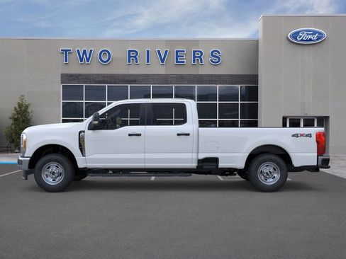 New 2026 Ford F250 XL w/ XL Chrome Package image 3