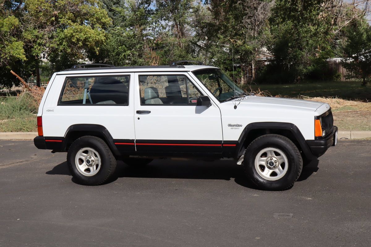 Used 1993 Jeep Cherokee Sport AWD/4WD image 2