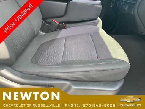 Used 2022 Chevrolet Silverado 2500 Custom w/ Custom Value Package AWD/4WD image 22