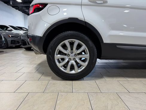 Used 2018 Land Rover Range Rover Evoque SE AWD/4WD image 34