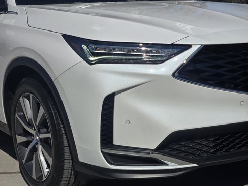Certified 2025 Acura MDX w/ Technology Package image 9