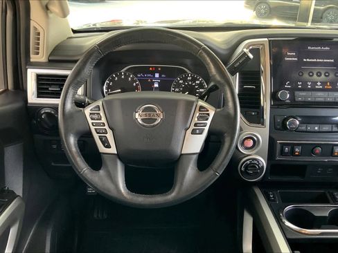 Used 2021 Nissan Titan SV w/ SV Convenience Package image 5