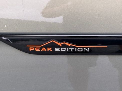Used 2024 Volkswagen Atlas Peak Edition SE AWD/4WD image 19