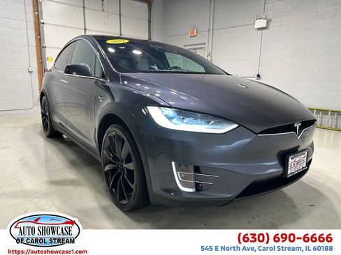 Used 2019 Tesla Model X image 1