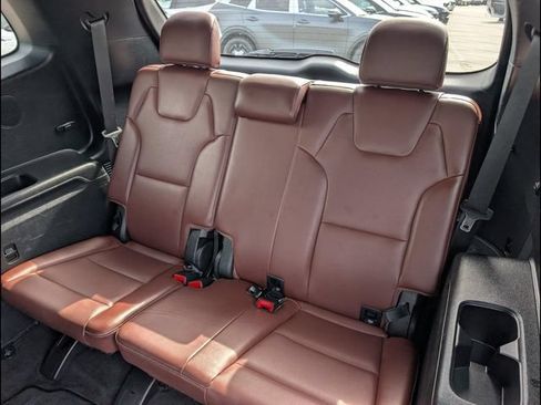 Used 2024 Kia Telluride SX Prestige AWD/4WD image 11