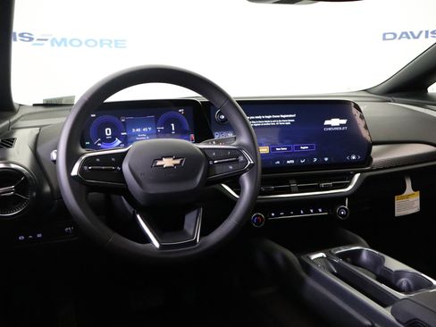 New 2026 Chevrolet Equinox EV LT image 16